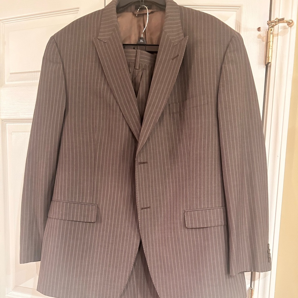 Sean John Classic Brown Pinstripe Men's Suit pant inseam 28.         Waist. 36